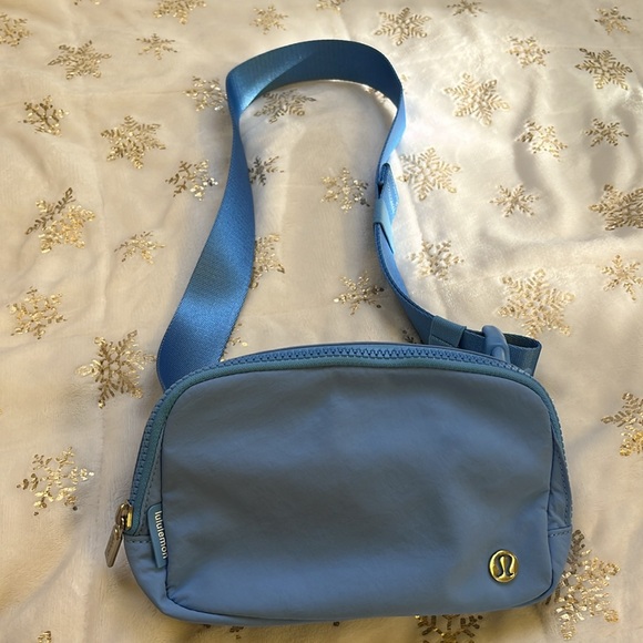 Lululemon - Everywhere Belt Bag 1L - Picture 4 of 7